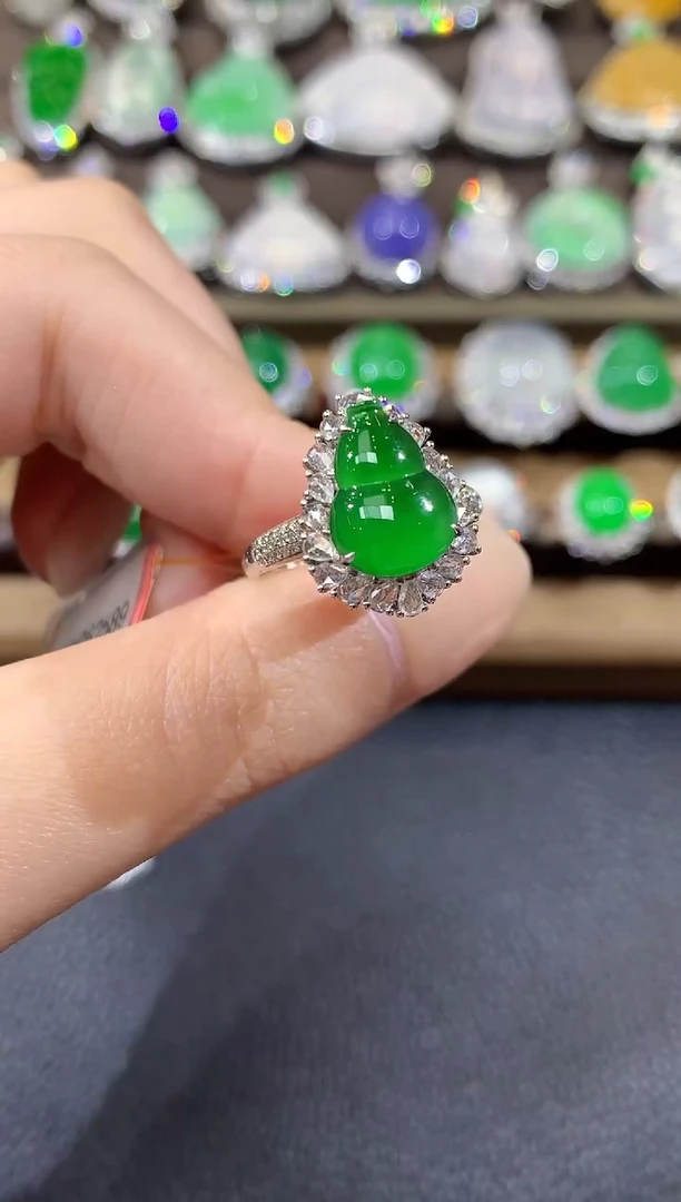 18K金镶嵌戒指翡翠A32