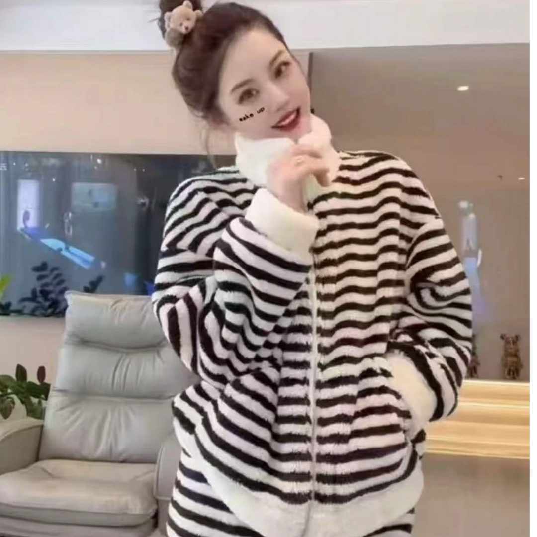 睡衣家居服套装秋冬季网红冬款连帽毛绒卡通动漫保暖加绒加厚宽松