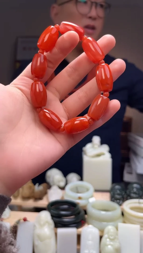 颈饰未镶嵌南红玛瑙手串