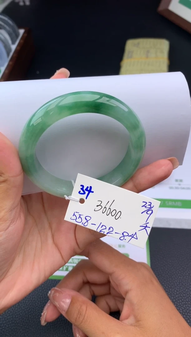 未镶嵌手镯翡翠睿*妈手镯