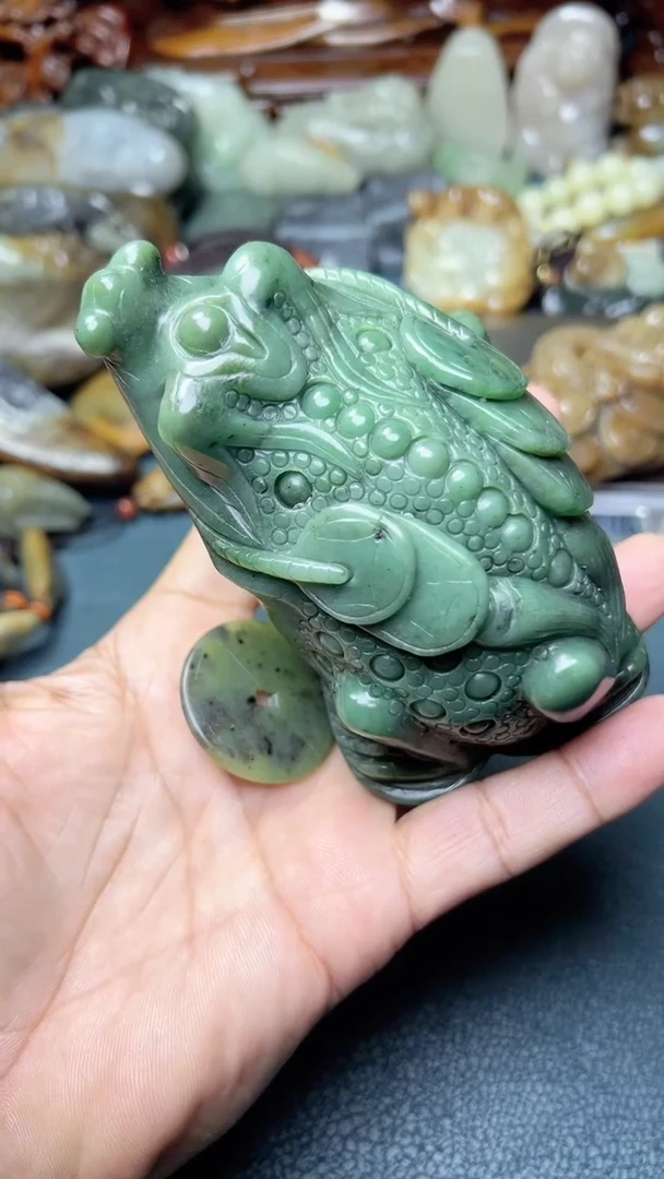 未镶嵌和田玉摆件-