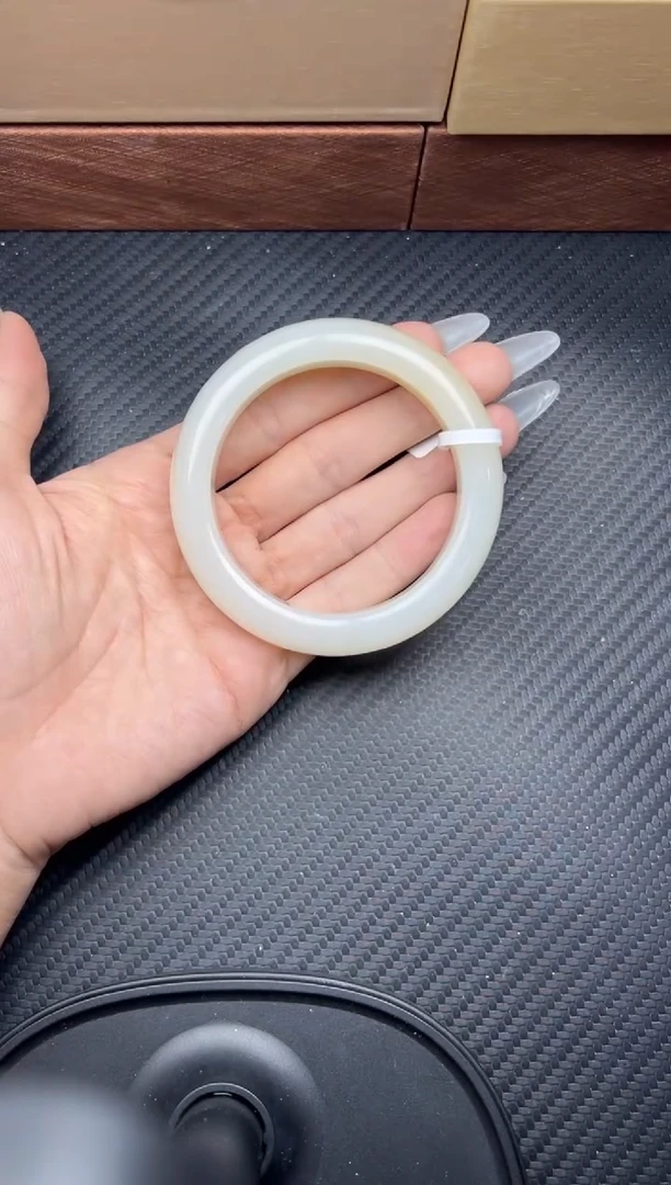 未镶嵌手镯和田玉且末金山微色差57+手镯