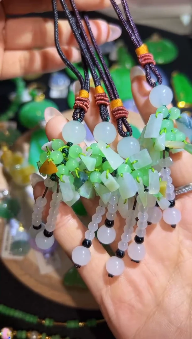 【闪购商品】翡翠挂件未镶嵌Q缅料A货翡翠/多样性发货/一件