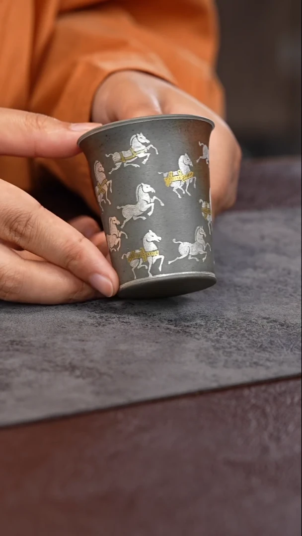 茶杯紫砂金银绘 汉马 柴烧闻香杯
