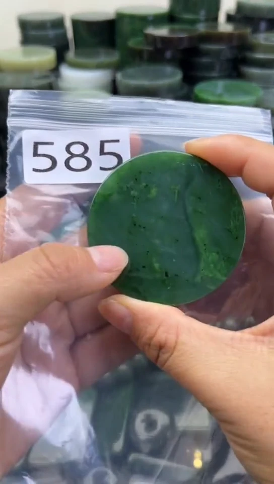 未镶嵌和田玉珠宝半成品镯芯