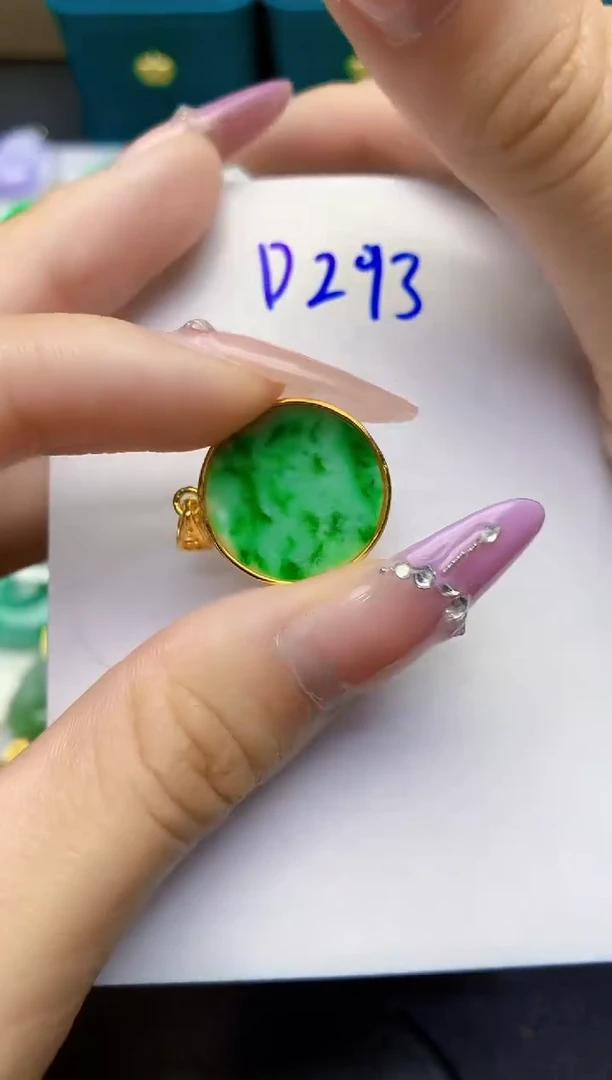 翡翠未镶嵌颈饰缅甸天然翡翠A货