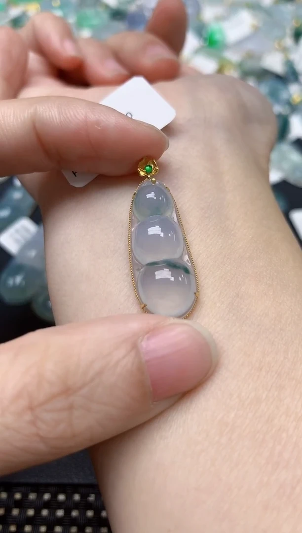 颈饰18K金镶嵌翡翠天然缅甸A货翡翠