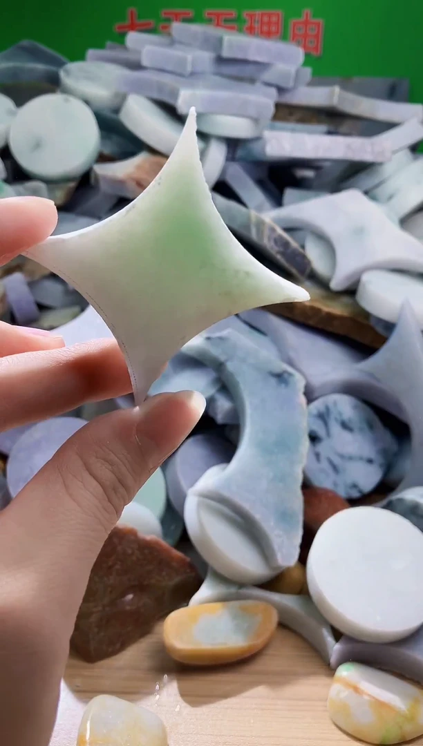 翡翠未镶嵌颈饰天然翡翠A货294
