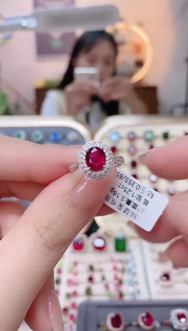 18K金镶嵌碧玺戒指碧玺1.25CT