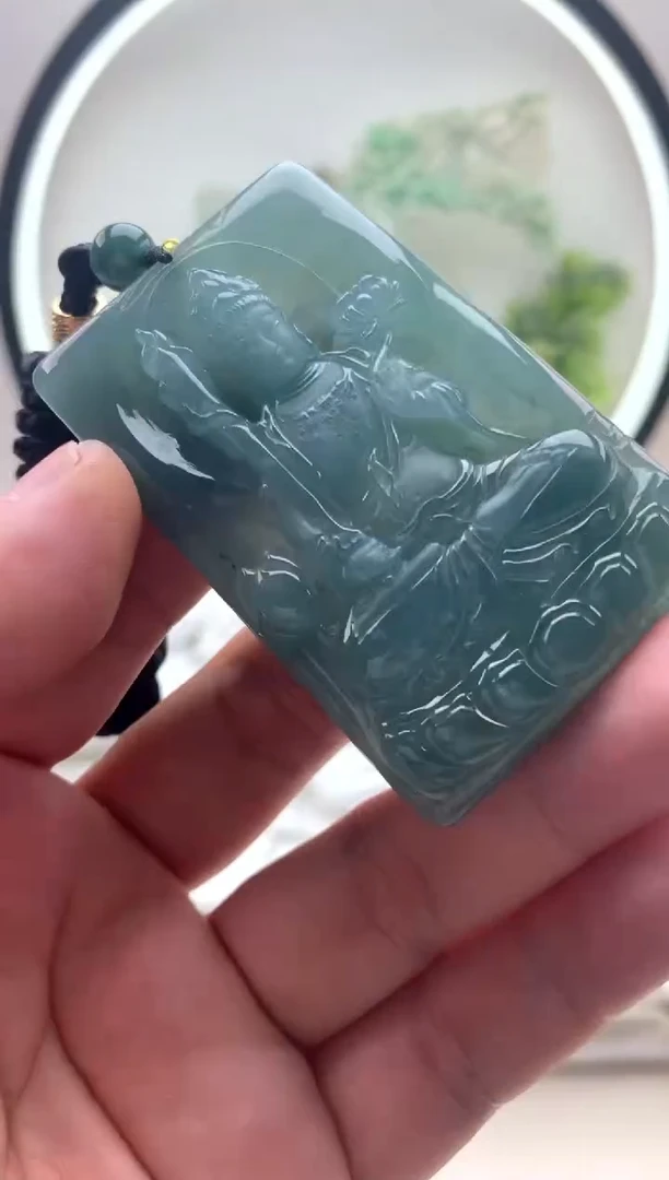颈饰未镶嵌翡翠虚空藏