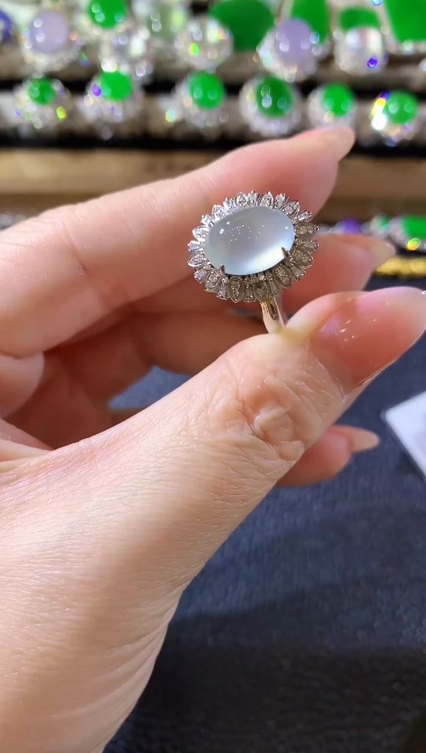 18K金镶嵌戒指翡翠C82