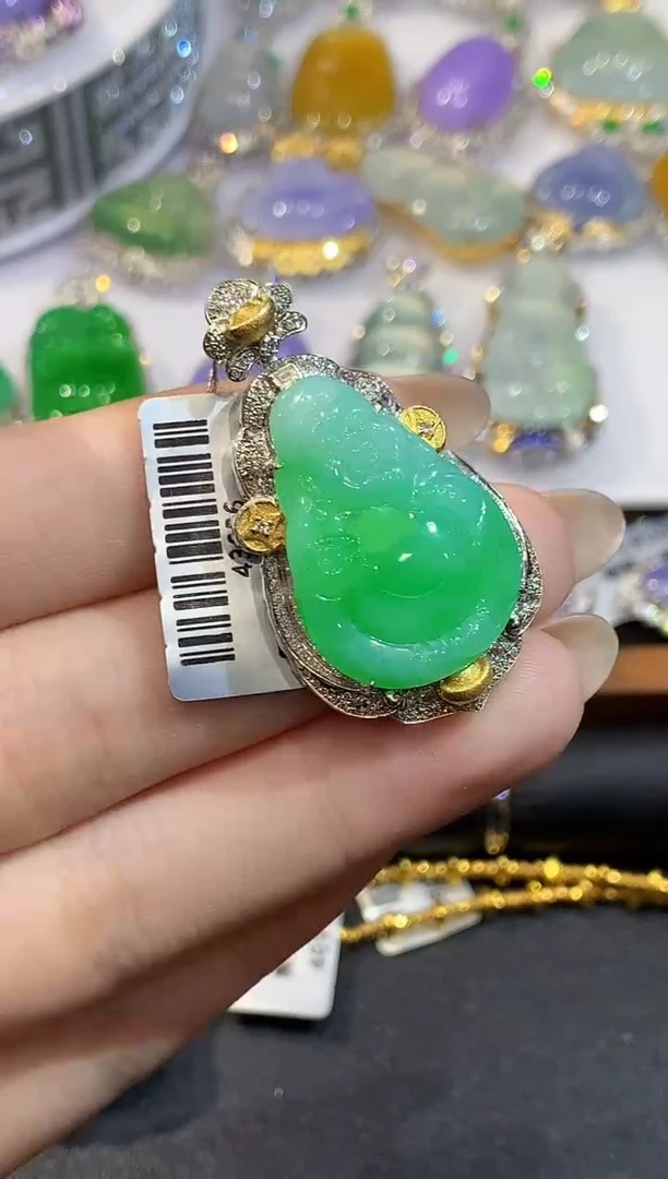 吊坠(不含链)18K金镶嵌翡翠SF多样性发其一