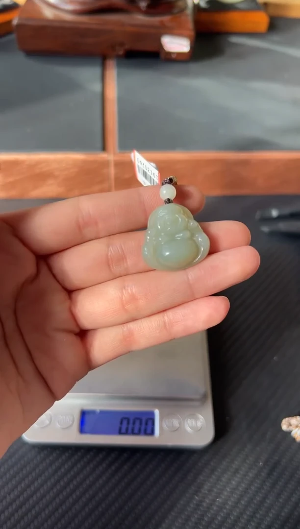 和田玉未镶嵌吊坠(赠链)且末微色差近矿