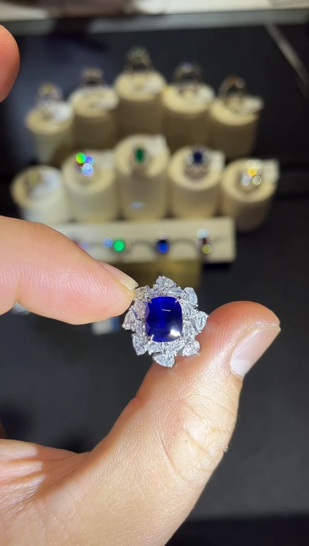 戒指蓝宝石18K金镶嵌3.11ct