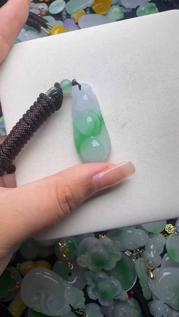 翡翠未镶嵌颈饰天然缅甸翡翠吊坠