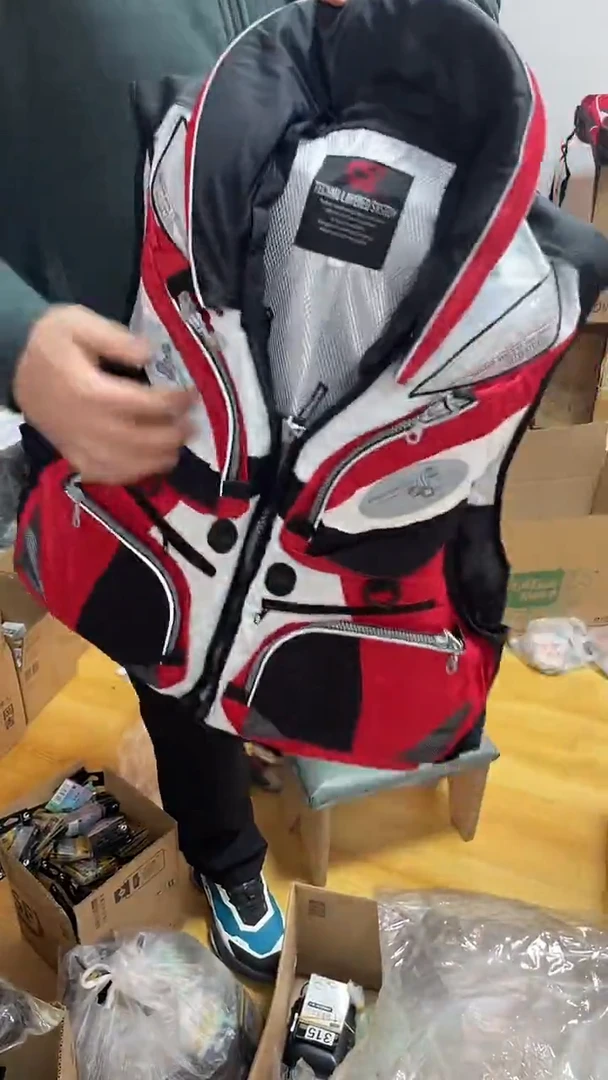 402-404L救生衣一件