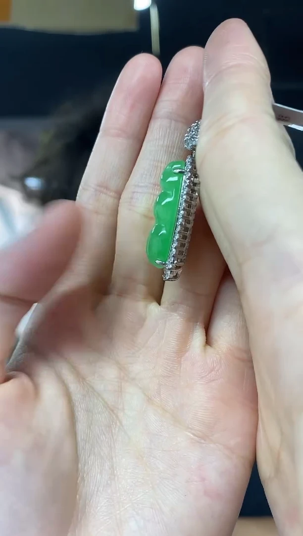 颈饰未镶嵌翡翠多样性发其一颜色微差