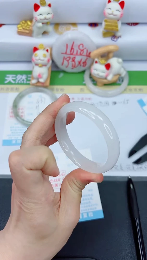 【闪购商品】石英质玉手镯未镶嵌468-55.4