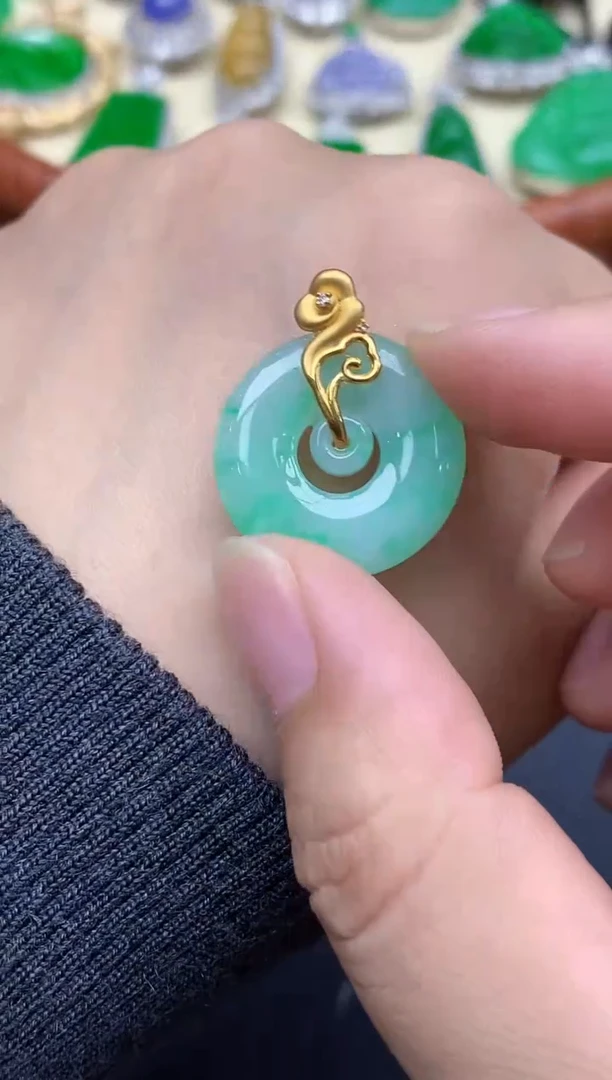 颈饰18K金镶嵌翡翠115-中国好珍宝