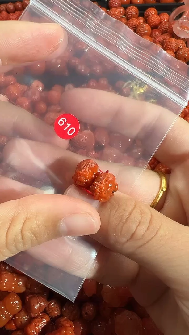 颈饰未镶嵌南红玛瑙1