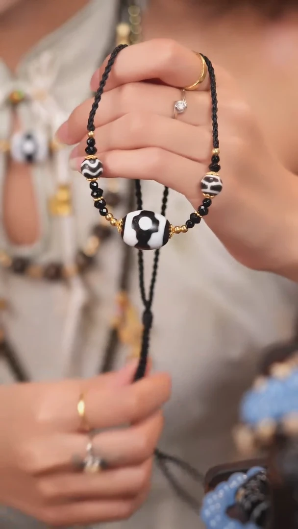 玛瑙/玉髓颈饰未镶嵌传世珠宝