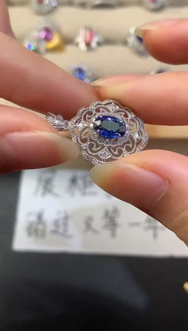 吊坠(不含链)蓝宝石18K金镶嵌D33|7980