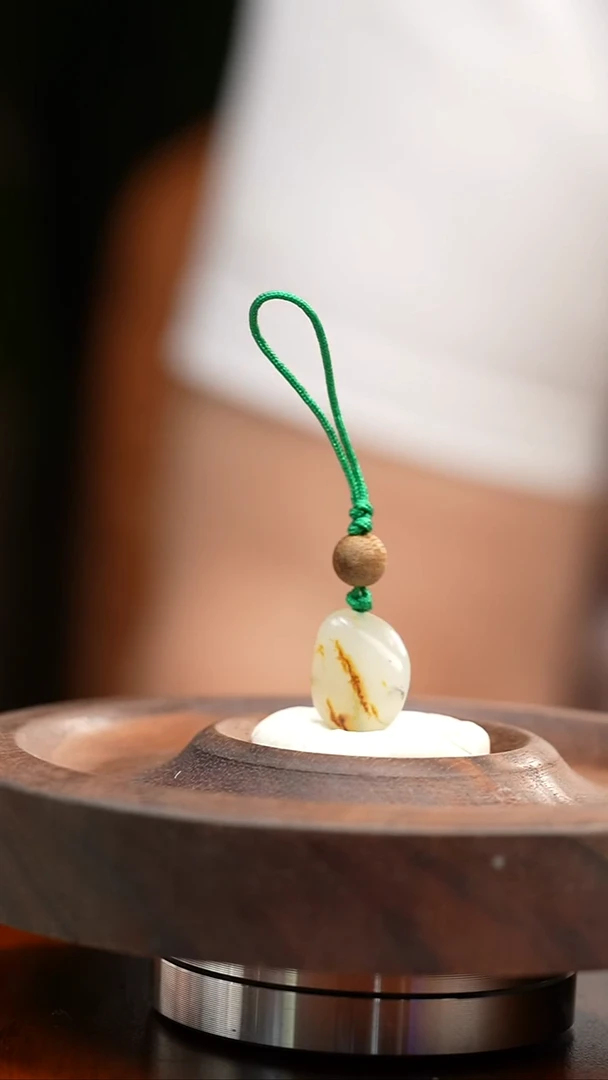 和田玉未镶嵌吊坠(不含链)2克和田玉原石