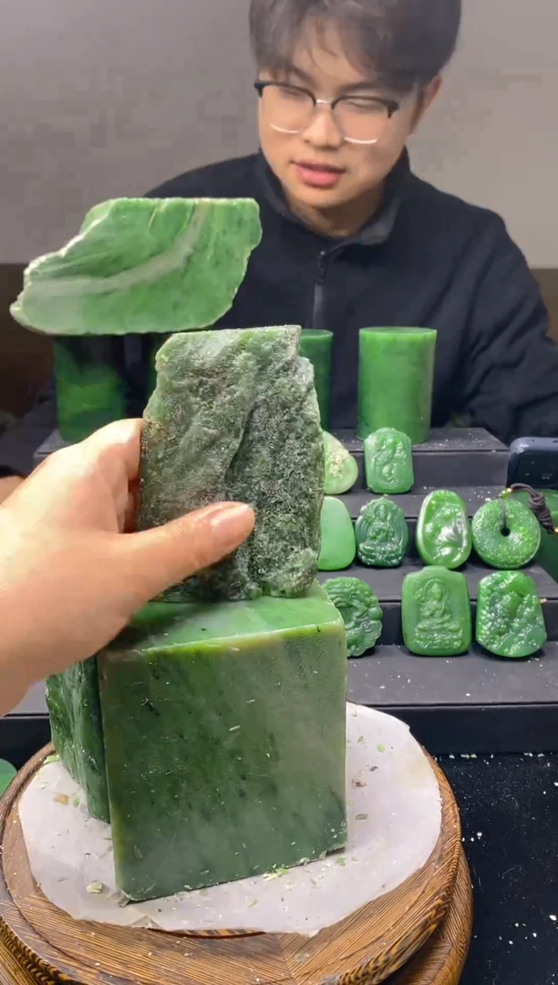 未镶嵌和田玉（碧玉）珠宝半成品1