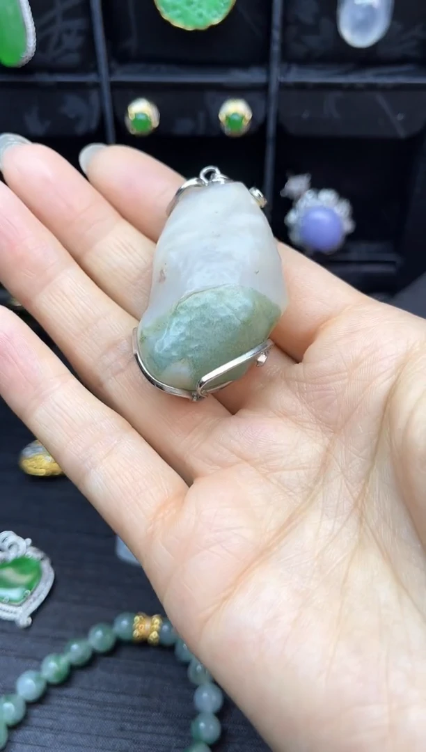 未镶嵌颈饰玛瑙/玉髓吊坠