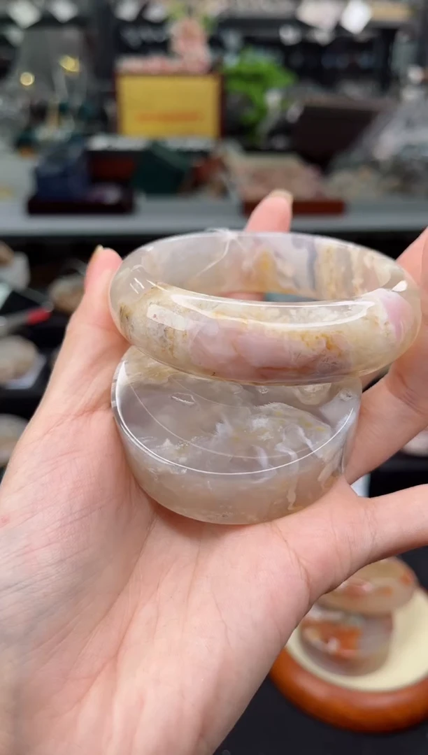 【闪购商品】石英质玉手镯未镶嵌59圈口（赠品镯心）3600330