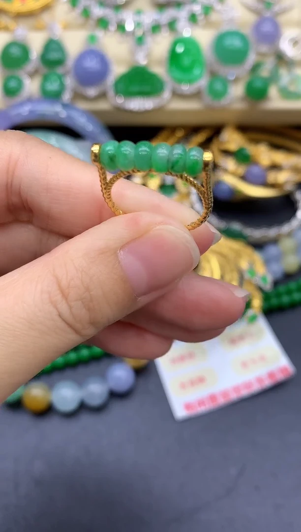 18K金镶嵌戒指翡翠23-中国好珍宝