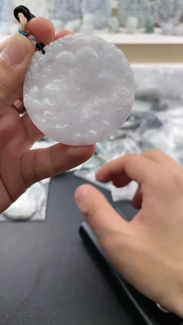 翡翠未镶嵌颈饰..../7/15/ 143