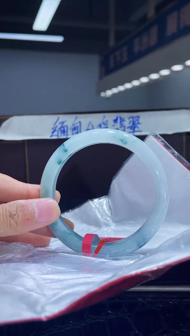 未镶嵌手镯翡翠10