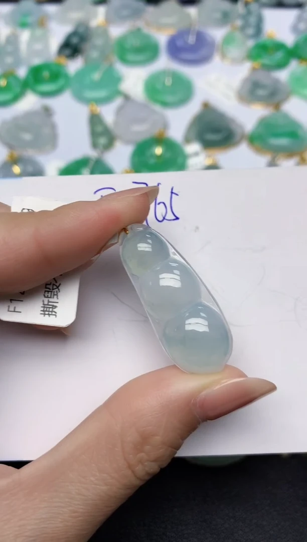 颈饰18K金镶嵌翡翠 天然缅甸A货翡翠百元以上9元证书费自理