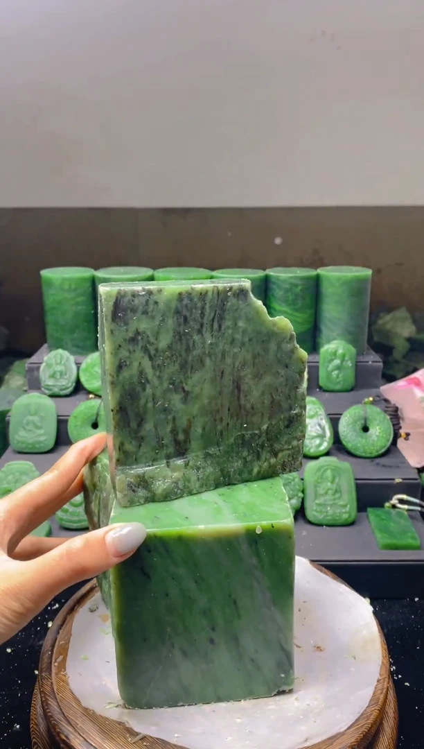未镶嵌和田玉（碧玉）珠宝半成品1