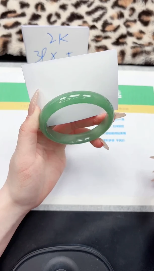 【闪购商品】石英质玉手镯未镶嵌20-58