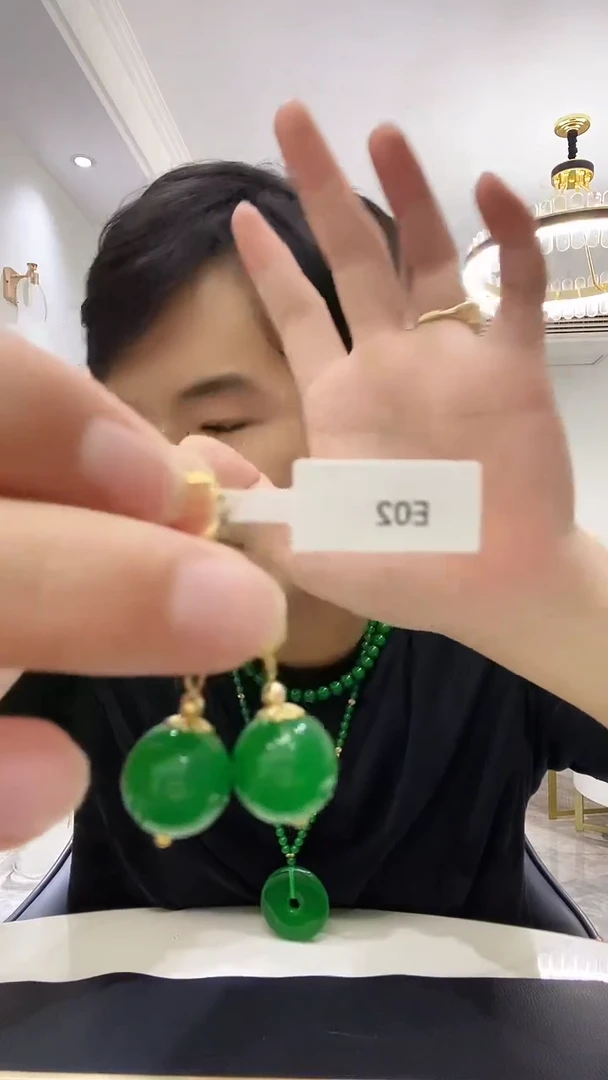 14K金镶嵌翡翠耳饰E02