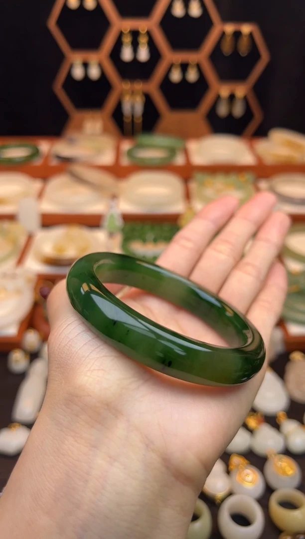 未镶嵌手镯和田玉58