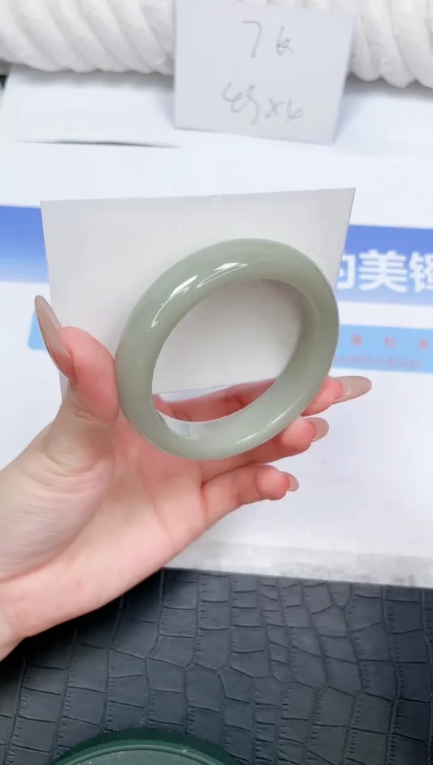 未镶嵌手镯石英质玉134-56