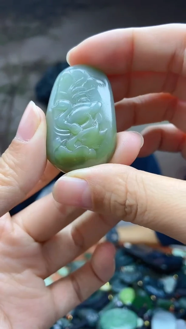 颈饰未镶嵌和田玉1