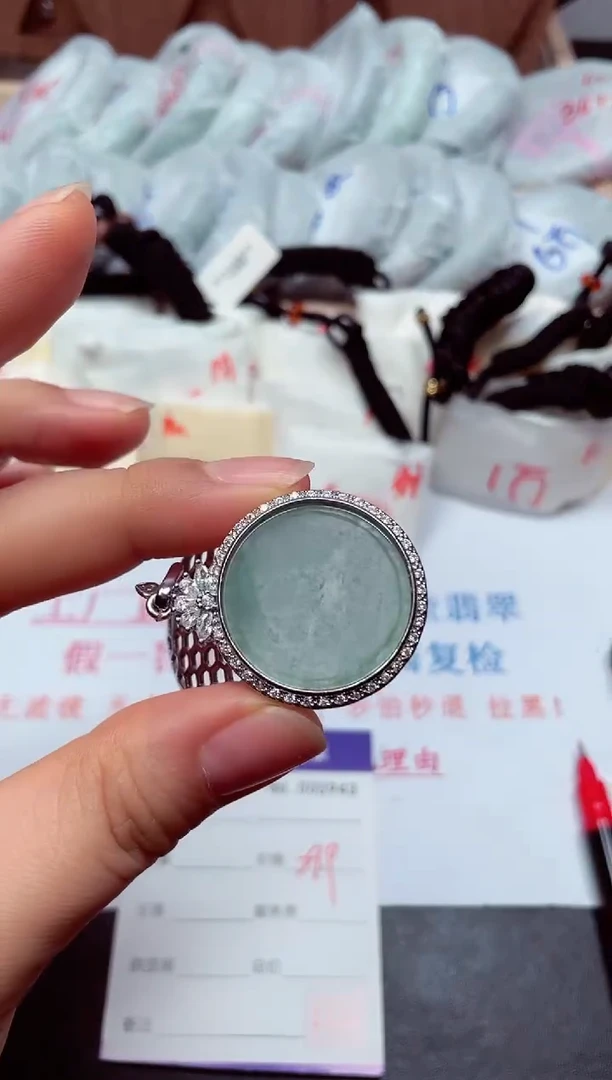 颈饰未镶嵌翡翠天然A货