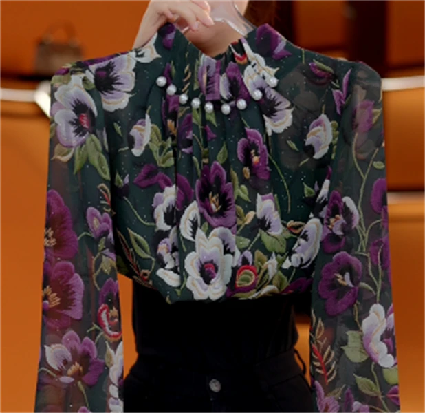 2025新款原版正品设计感立体钉珠衬衫女减龄气质百搭上衣显瘦小衫