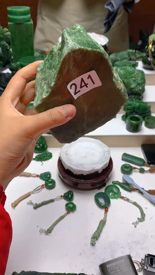 未镶嵌和田玉摆件1