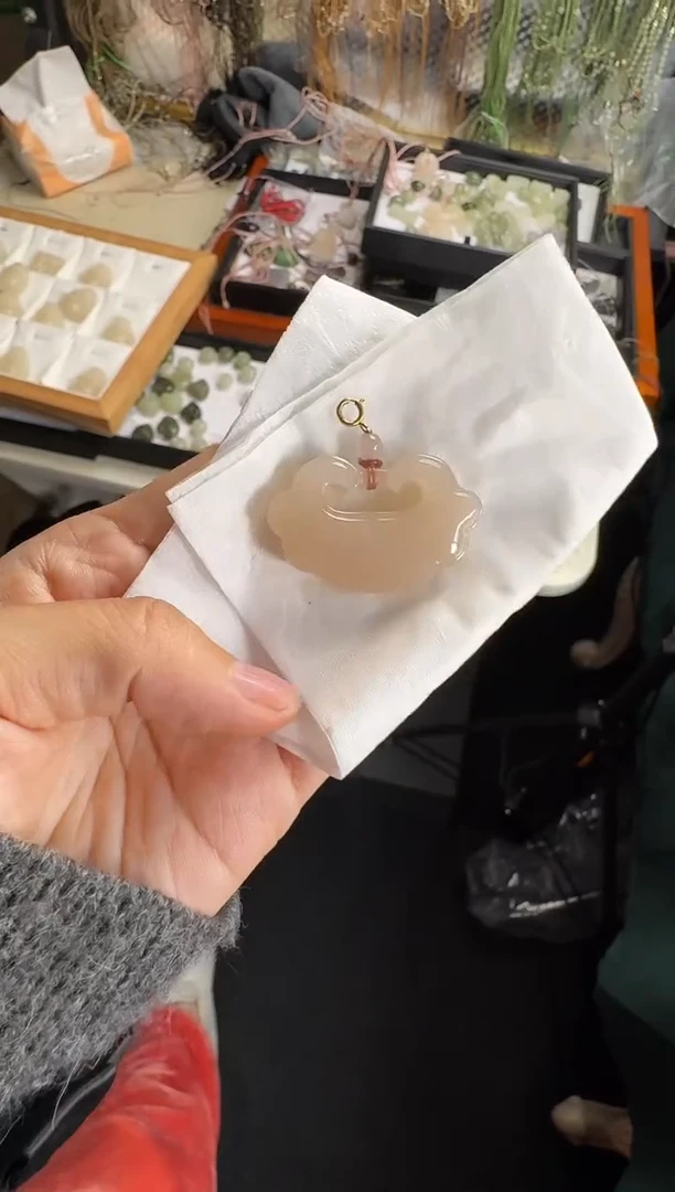 【闪购商品】和田玉颈饰未镶嵌藕粉如意锁