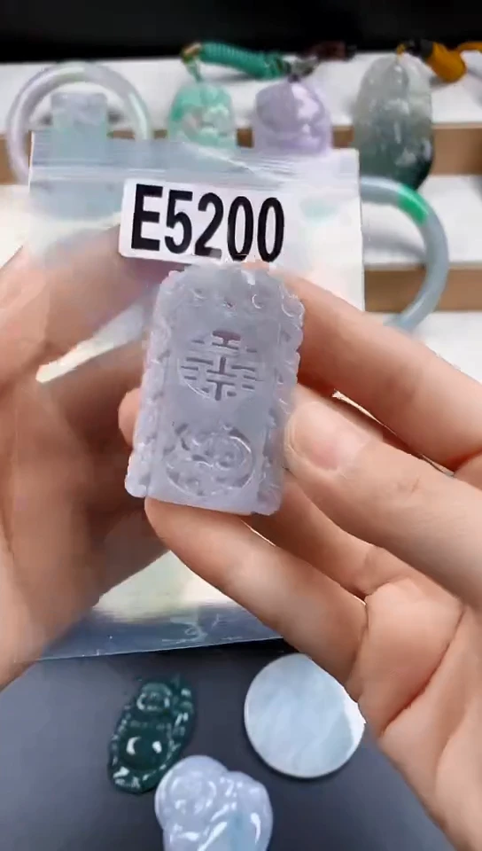 颈饰未镶嵌翡翠天然翡翠吊坠挂件