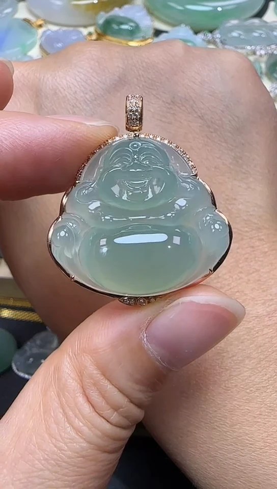 颈饰18K金镶嵌翡翠佛公