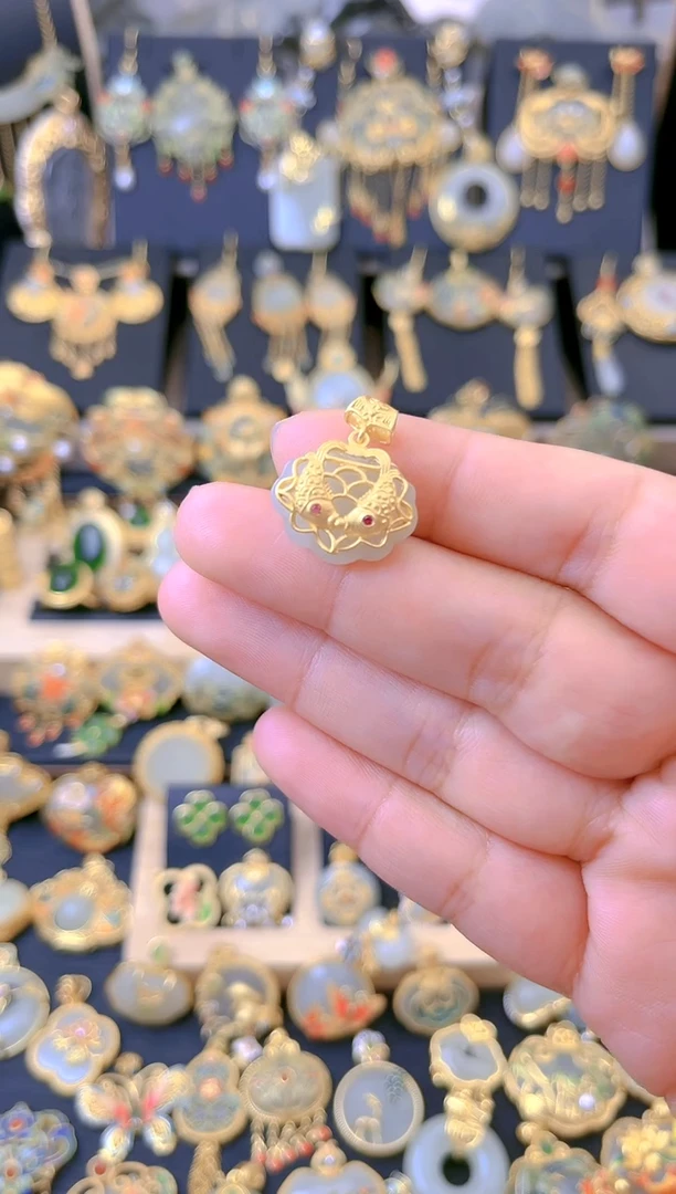 【闪购商品】和田玉吊坠银S925镀金镶嵌双鱼如意锁吊坠