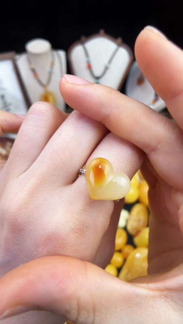 琥珀未镶嵌珠宝奇石柒月