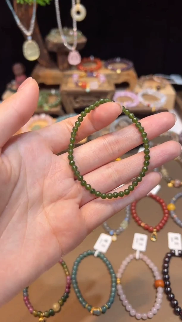 手饰和田玉未镶嵌手饰@A6417