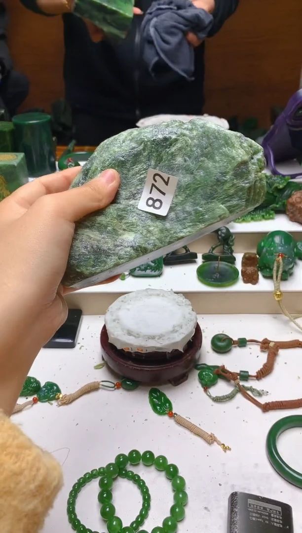 未镶嵌和田玉珠宝半成品1